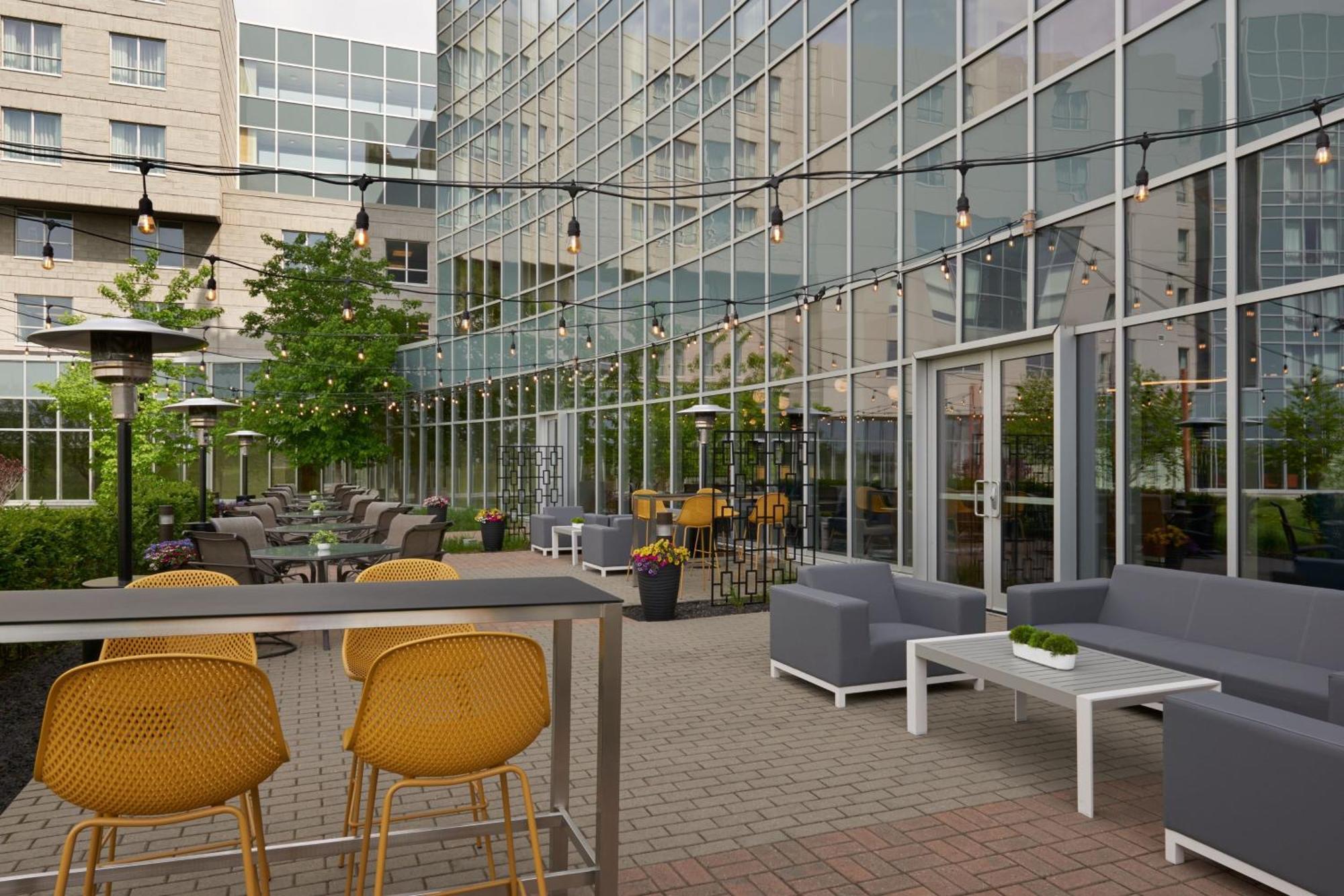 Residence Inn By Marriott Calgary Airport YYC Exterior foto